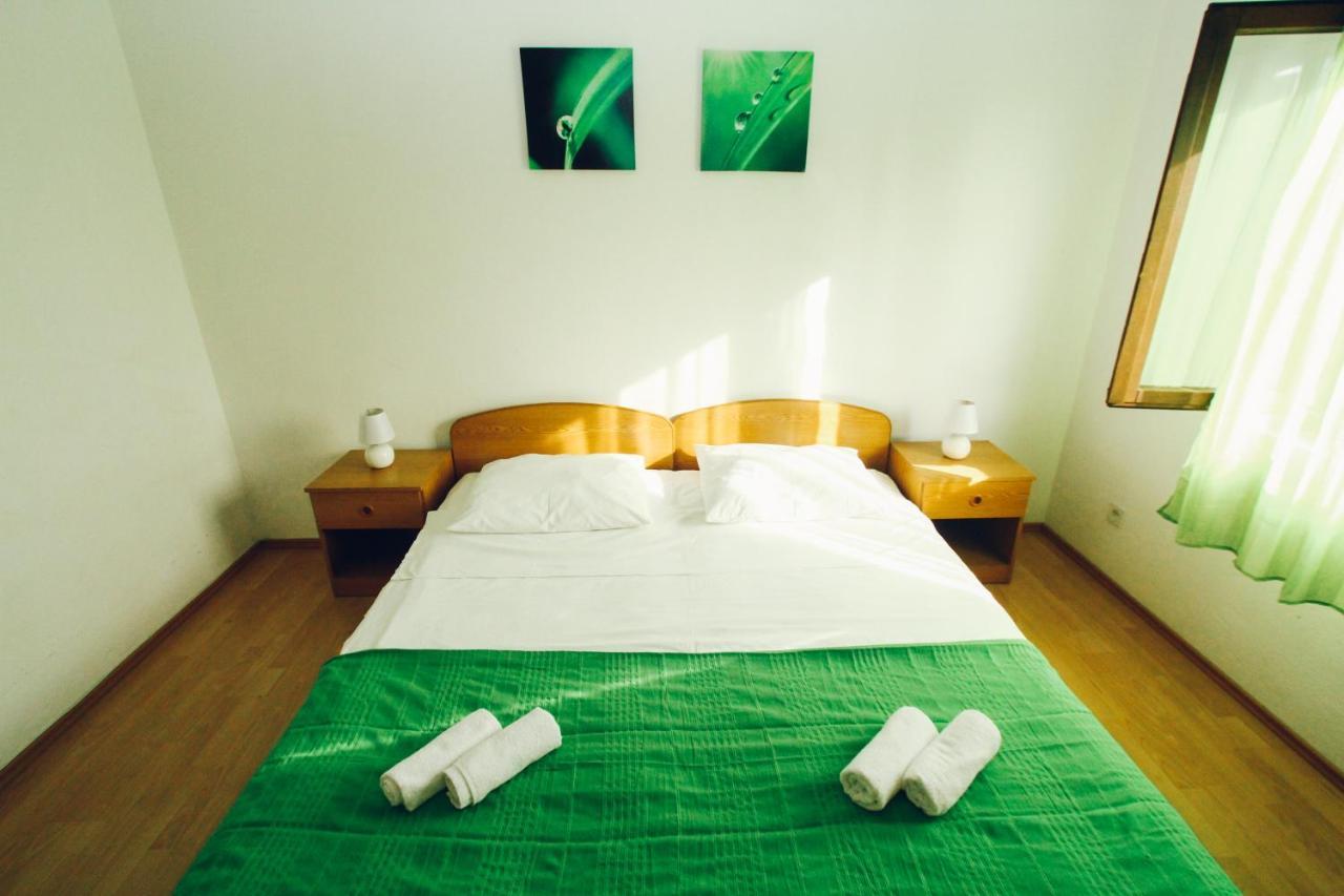 Apartments Gaja Green Ap Sveti Filip i Jakov Exterior foto